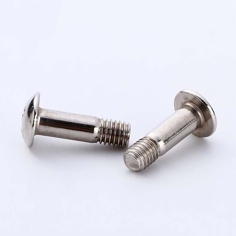 Gumb Head Bolt