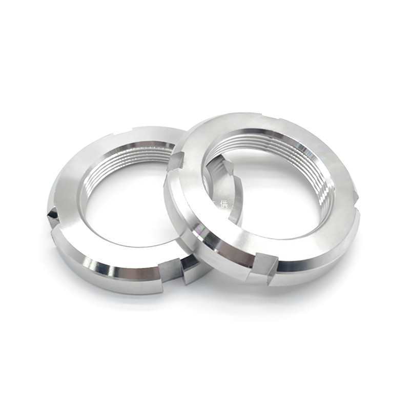 Strukturno trdna zaklepna matica