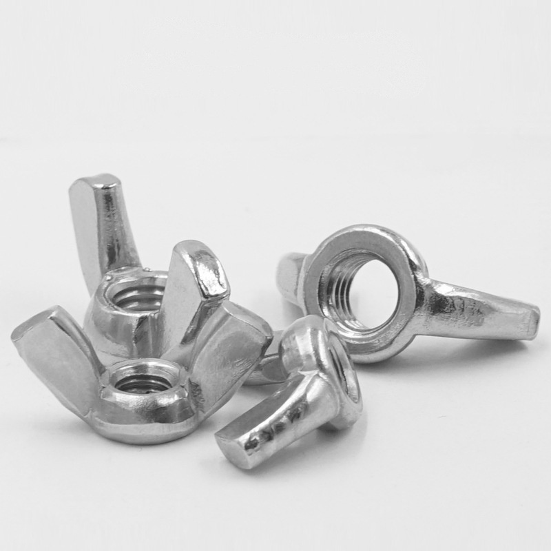 Krilate matice okrogle oblike krila